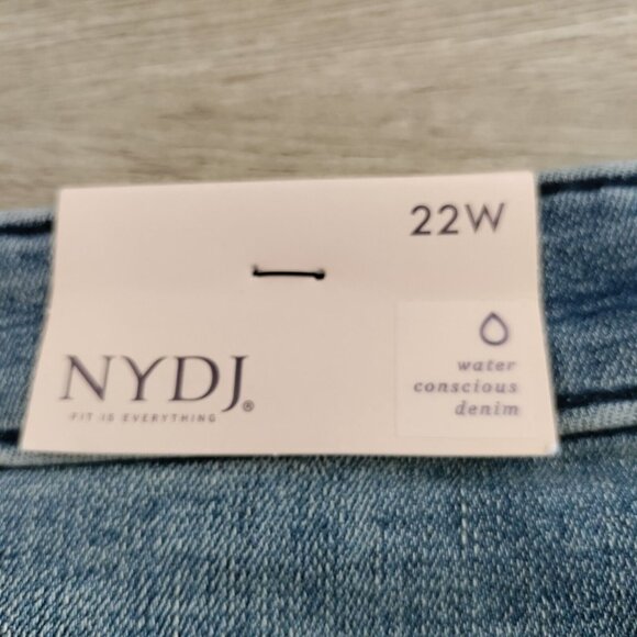 Not Your Daughters Jeans NYDJ Woman's Plus Size 22W Jean Shorts - Picture 5 of 9